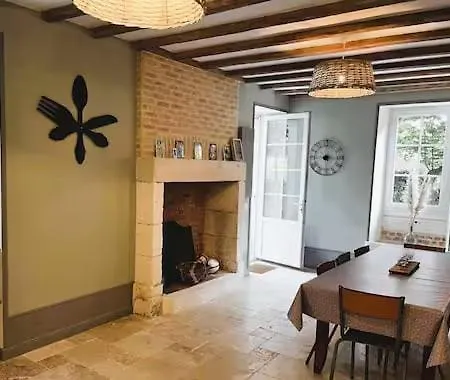 Le Chai De Peyssard, Piscine Chauffee. 게스트하우스