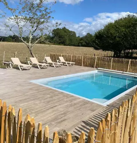 Le Chai De Peyssard, Piscine Chauffee. 4*